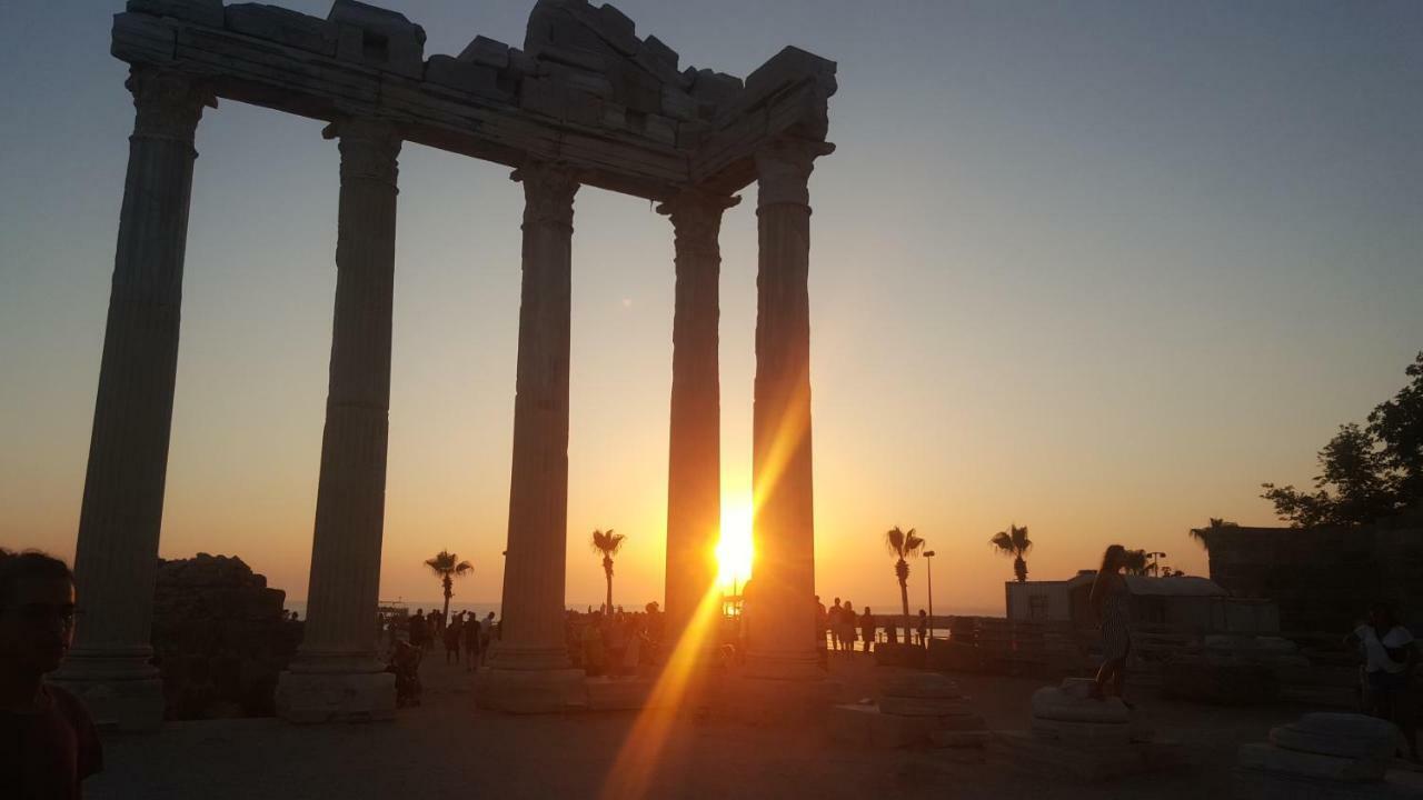 Nostalgia World Otel Kızılot Εξωτερικό φωτογραφία